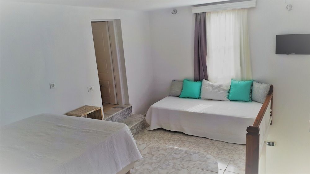 undefined Charissi Hotel 6