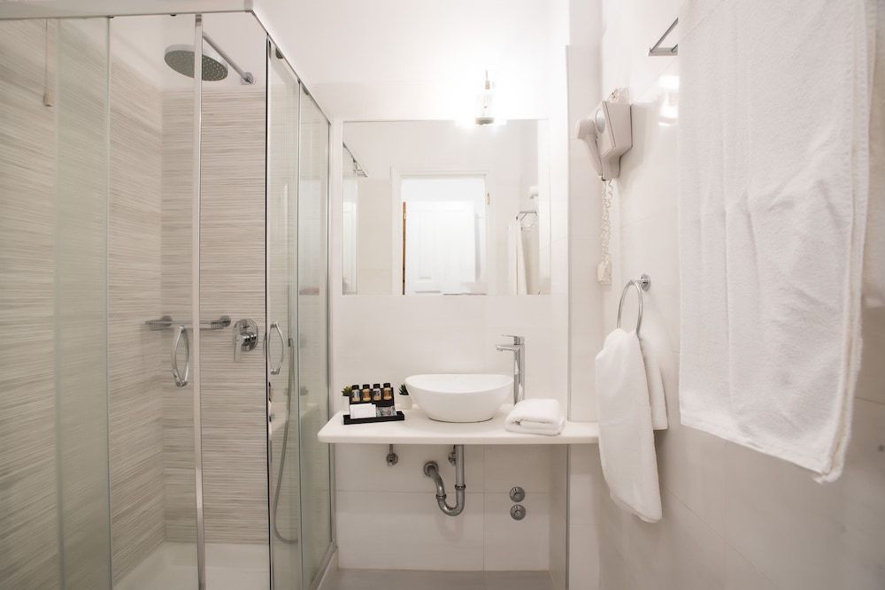 Charissi Hotel Standard Room 10