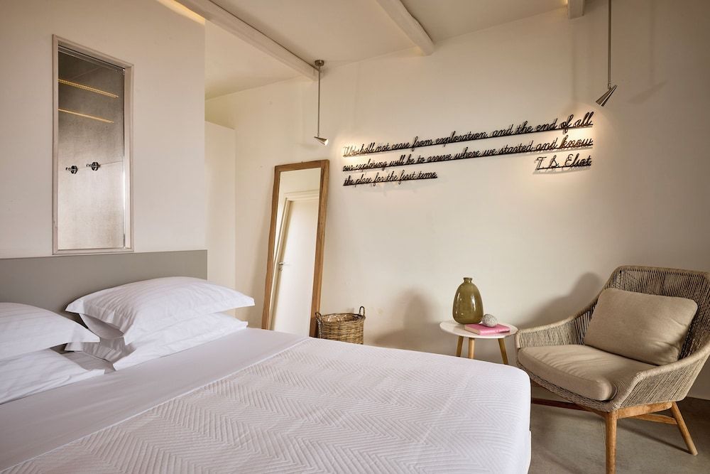 Deluxe Double Suite with private pool and sea view
