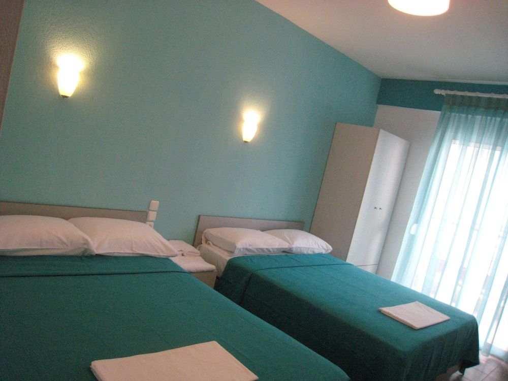 Quadruple Room, Pool View