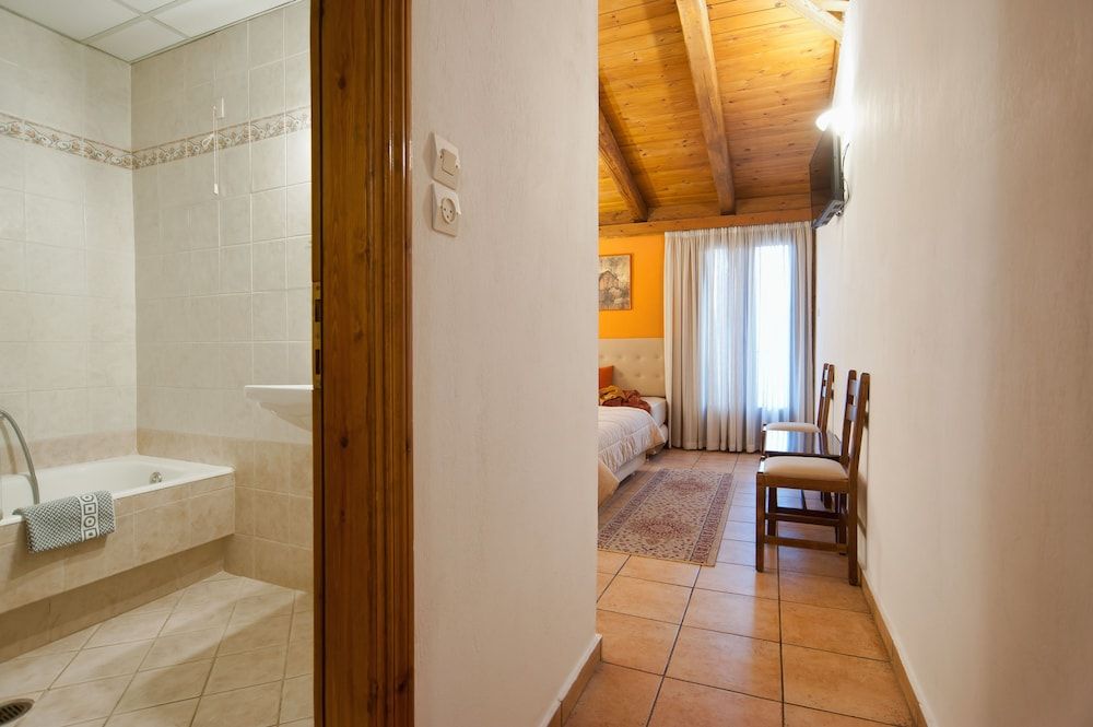 Pan Hotel Triple Room, Sea View 12