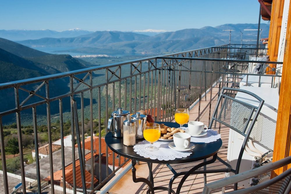 Pan Hotel Triple Room, Sea View 9