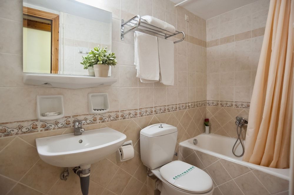 Pan Hotel Double or Twin Room 7