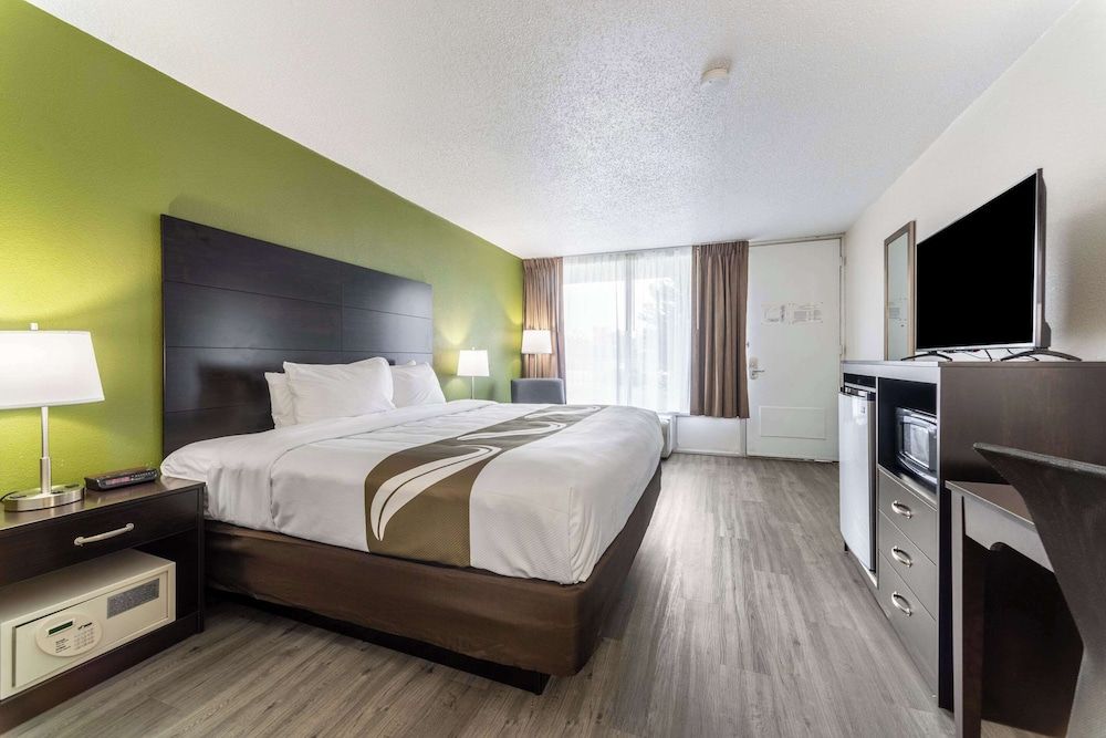 Standard Room, 1 King Bed, Smoking