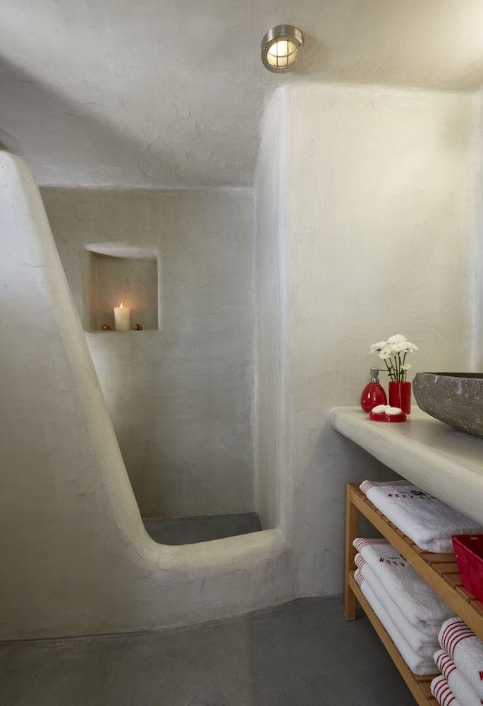 Helianthus Suites Honeymoon Suite, Hot Tub (outdoor) 23