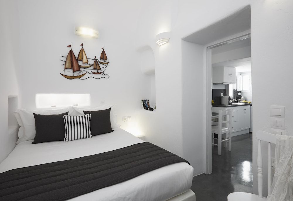 Helianthus Suites Honeymoon Suite, Hot Tub (outdoor)