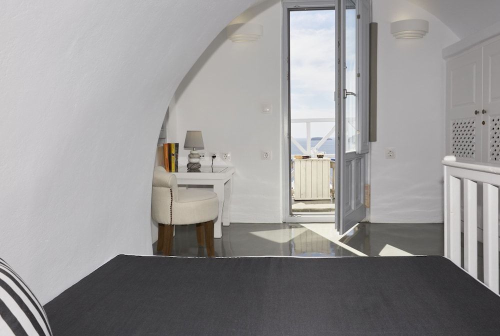 Helianthus Suites Honeymoon Suite, Hot Tub (outdoor) 26