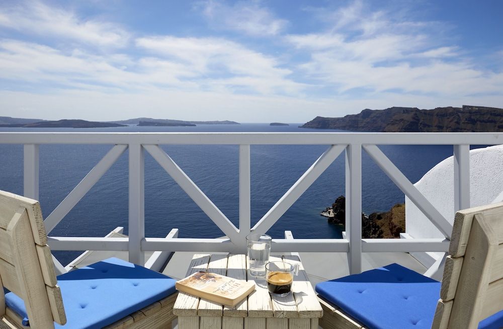 Helianthus Suites Honeymoon Suite, Hot Tub (outdoor) 5