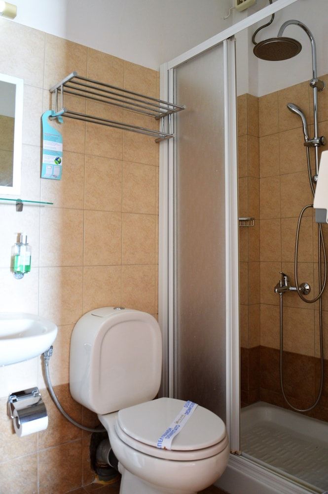 Ilion Hotel Twin Room 4