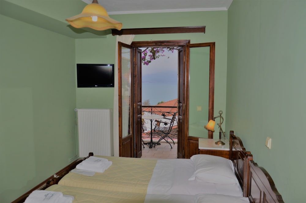 Ilion Hotel Twin Room