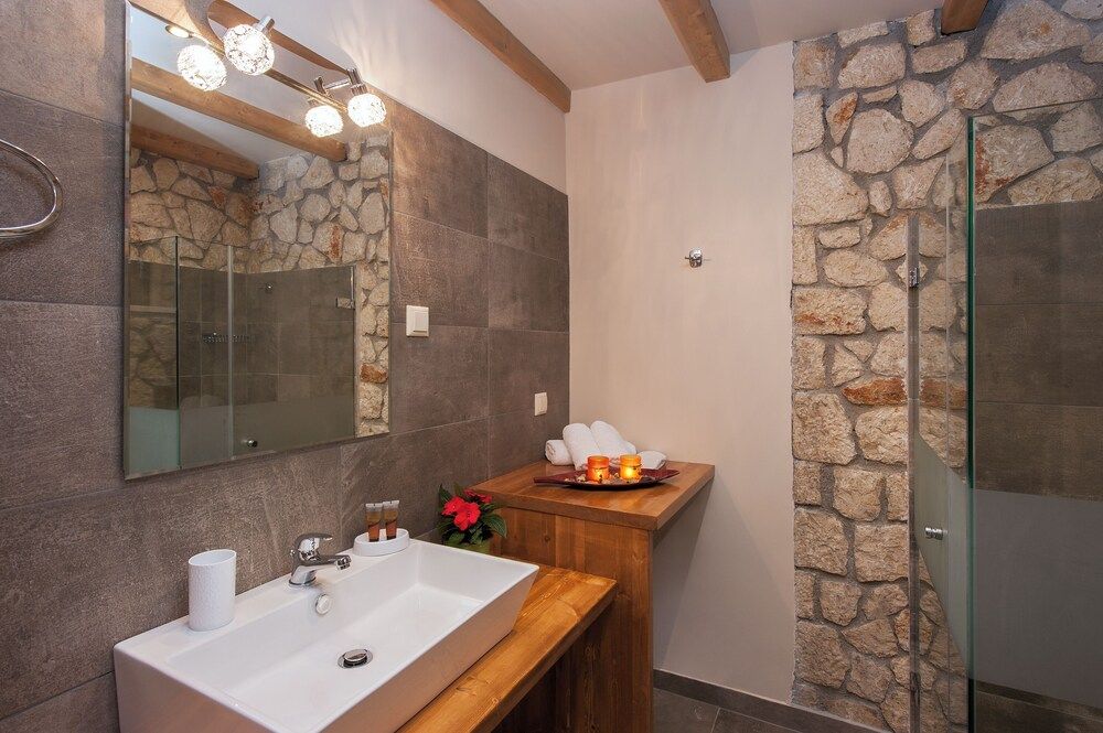 Anita Village Luxury Duplex 7