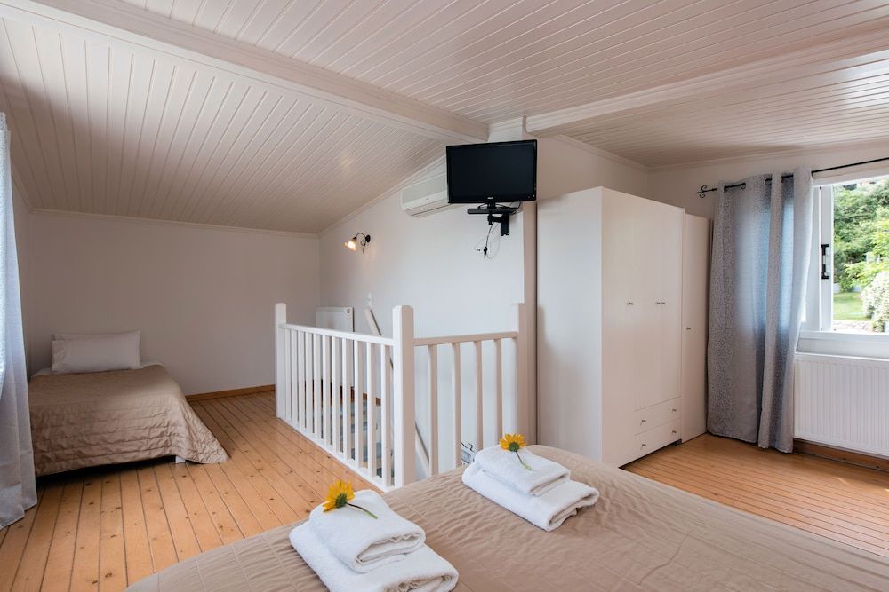 Anita Village Family Studio 8