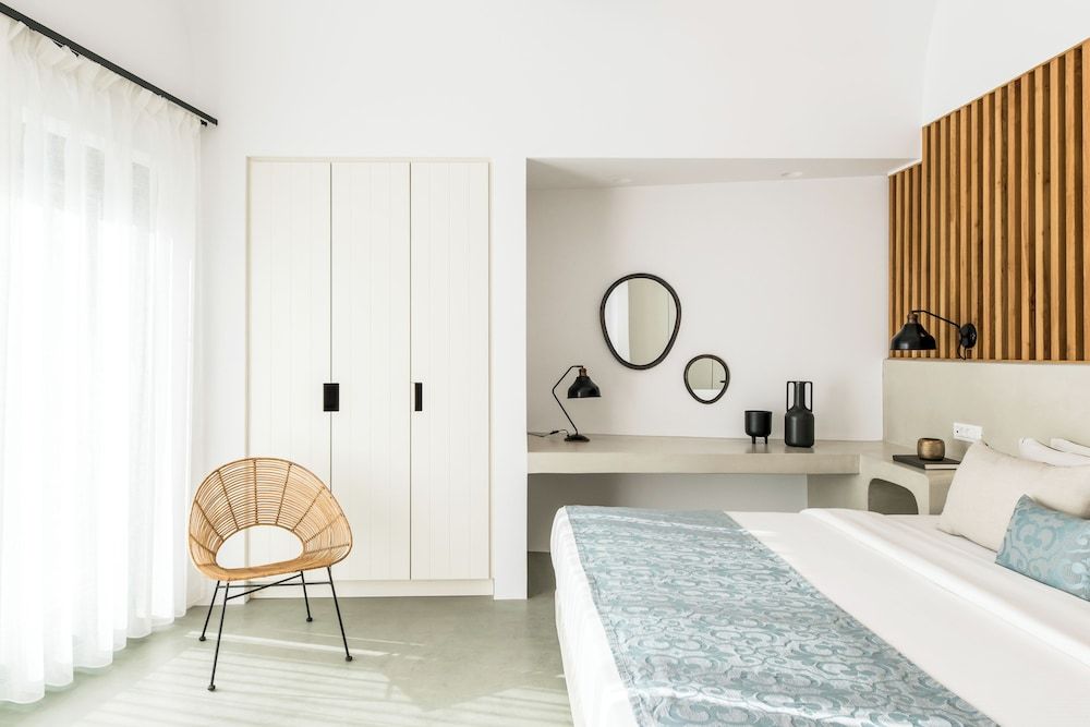 Santo Pure Oia Suites & Villas Partial Sea View Suite with Pool or Hot Tub 7