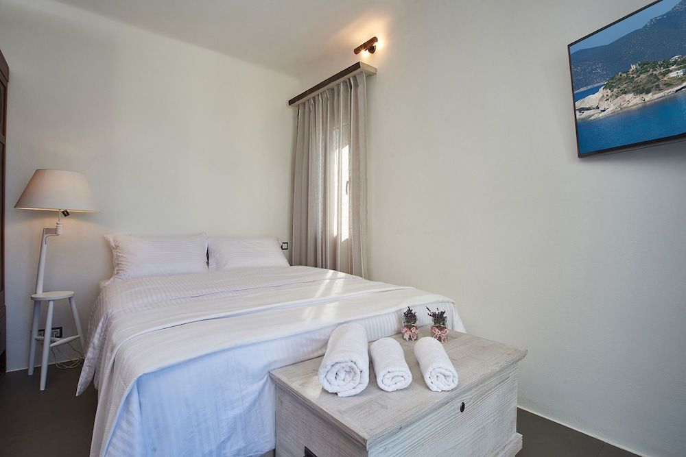 Honeymoon Villa, Fireplace, Sea View