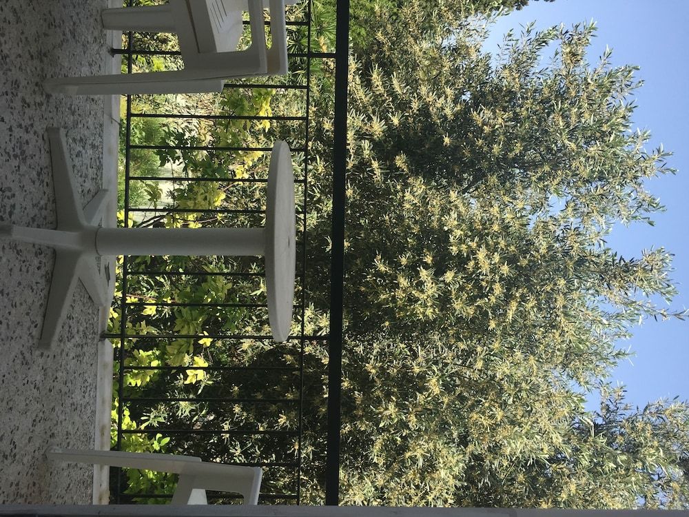 Ulrika Hotel Triple Room, Garden View 17