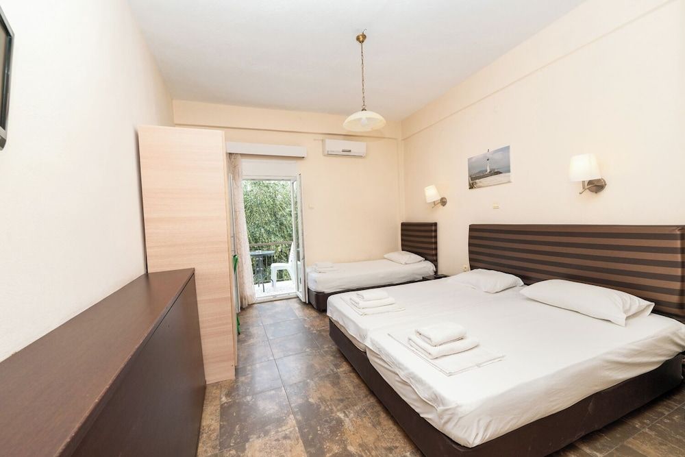 Ulrika Hotel Quadruple Room 10