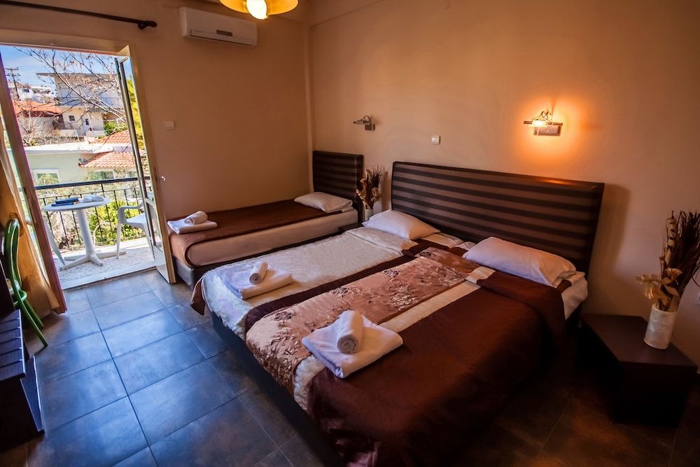 Ulrika Hotel Triple Room, Garden View 3