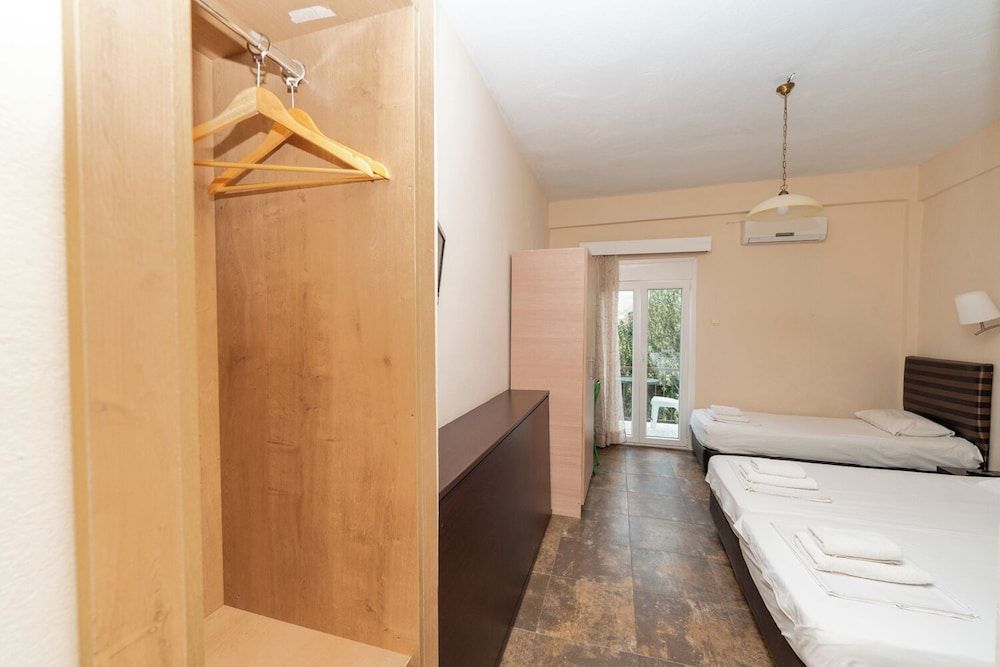 Ulrika Hotel Quadruple Room 3