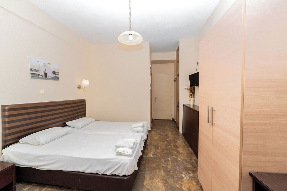 Ulrika Hotel Quadruple Room 11