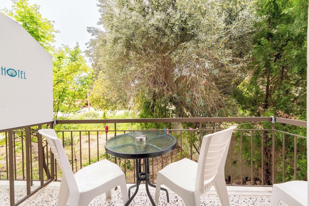 Ulrika Hotel Quadruple Room 14