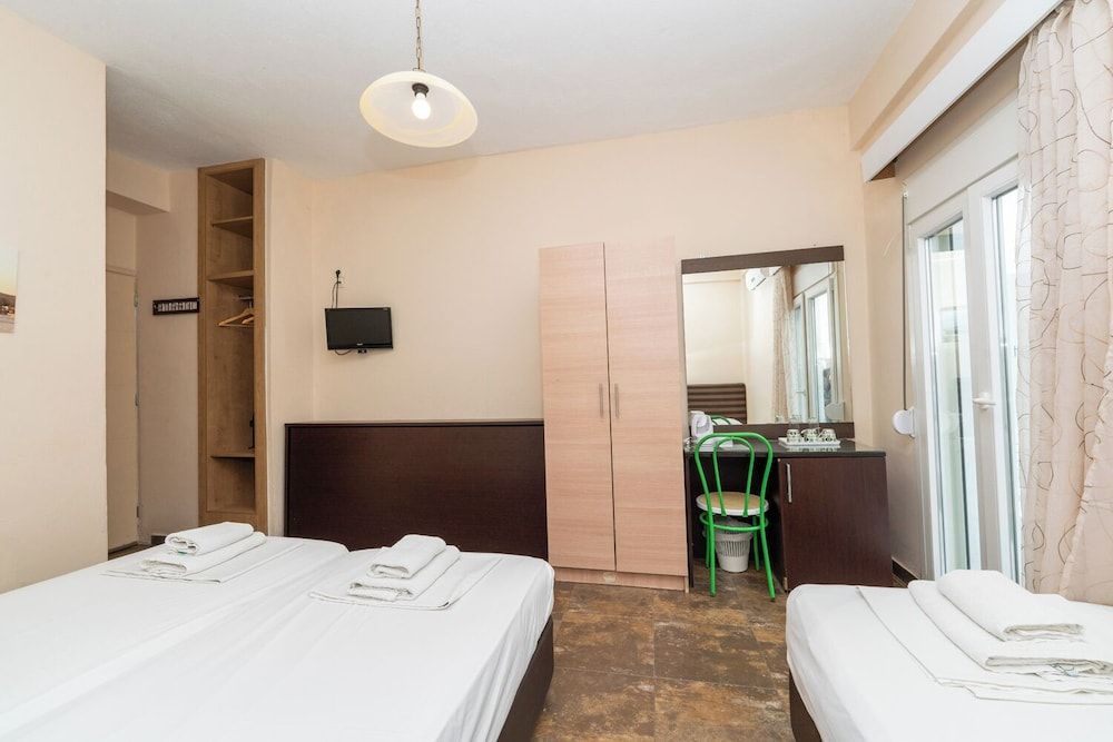 Ulrika Hotel Quadruple Room 5