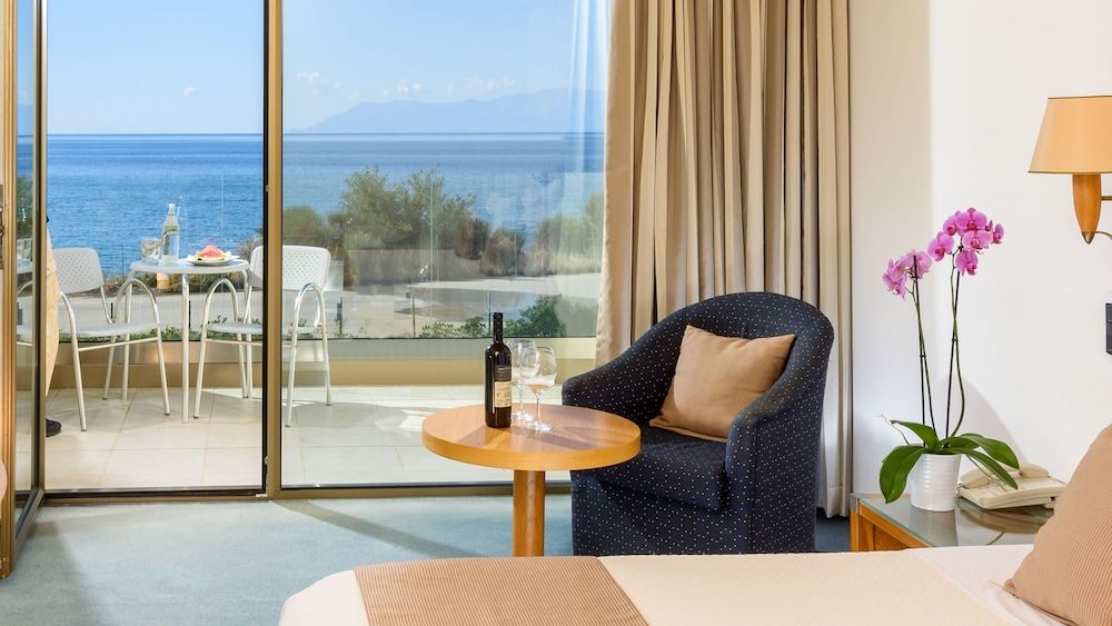 Alexander Beach hotel & Spa Executive Single Room, Sea View 4