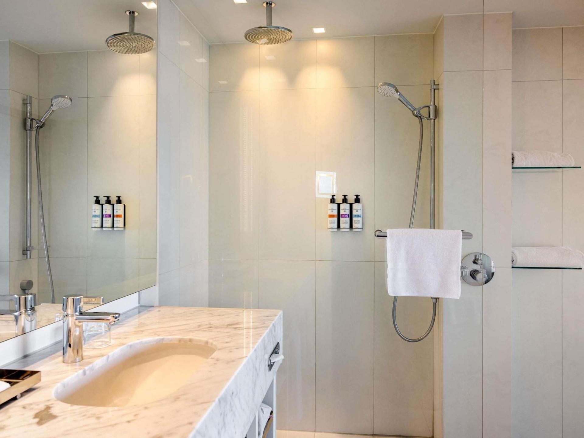 undefined Pullman Eindhoven Cocagne 7