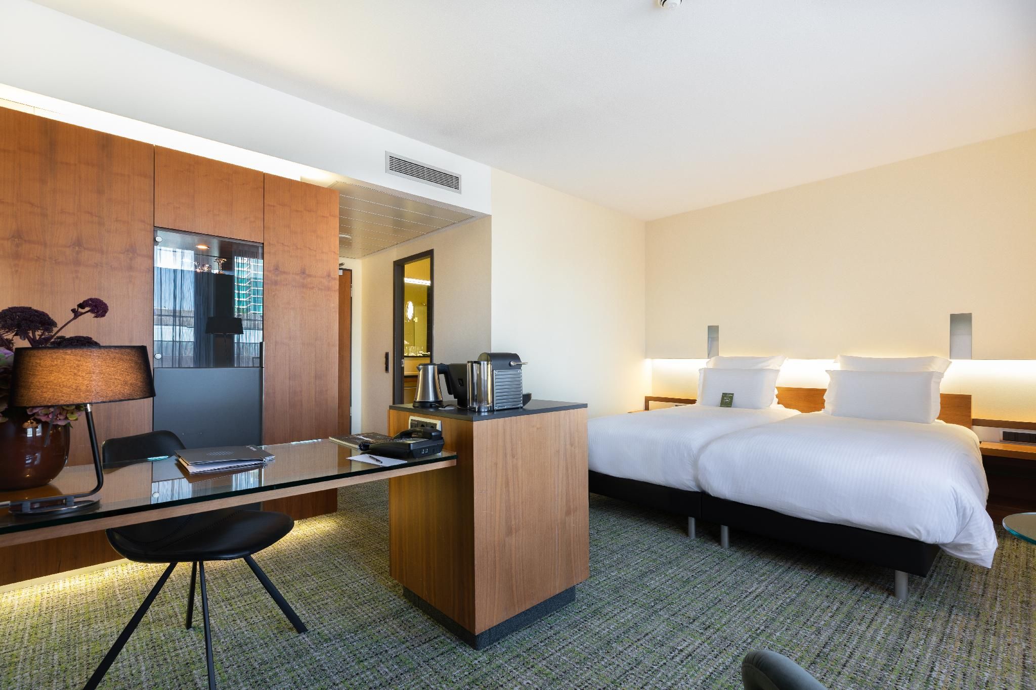SUPERIOR ROOM, 2 Single Size Beds