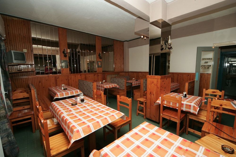 undefined Alma Hotel 8