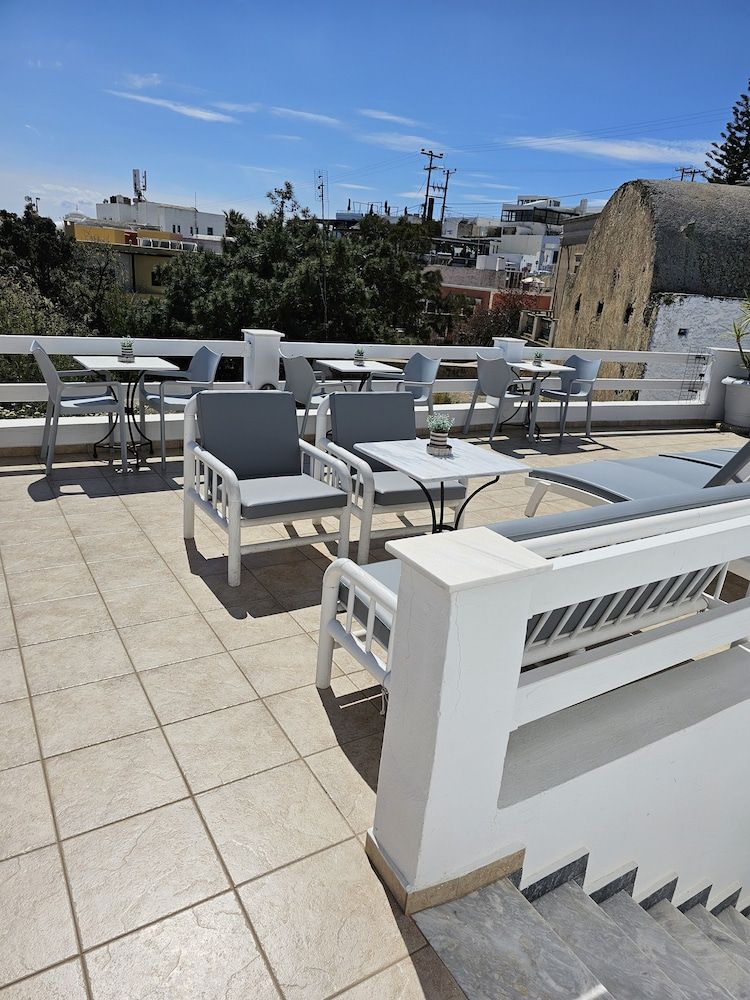 undefined Hotel Leta 9