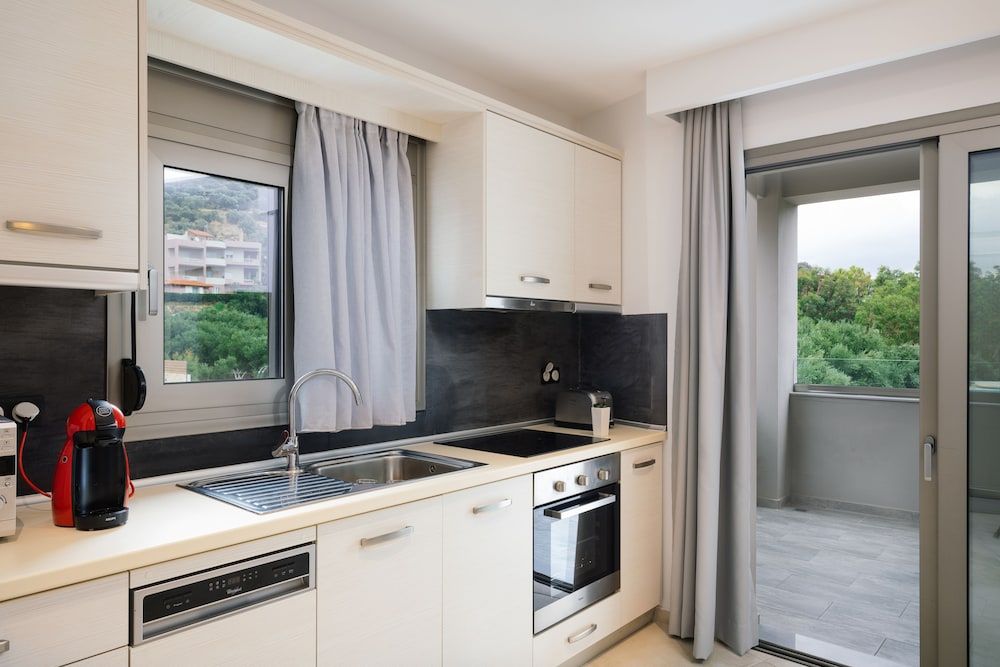 Belvedere Apartments and Spa Executive Apartment, 2 Bedrooms, Sea View 11