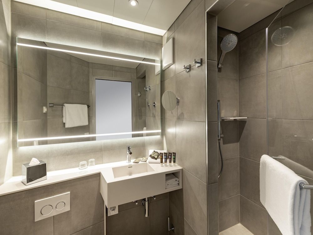 Novotel Muenchen Messe Standard Room, 1 Queen Bed 5