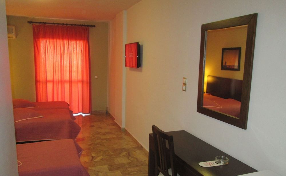 Vanisko Hotel Triple Room 7