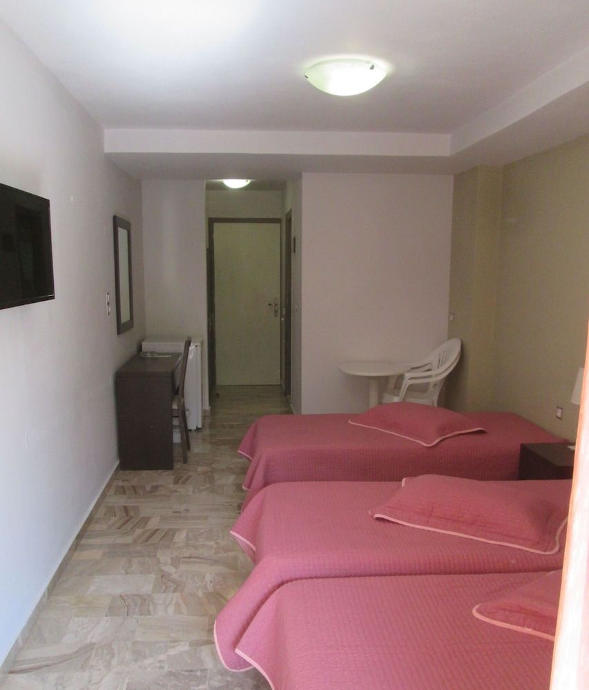 Vanisko Hotel Triple Room 6