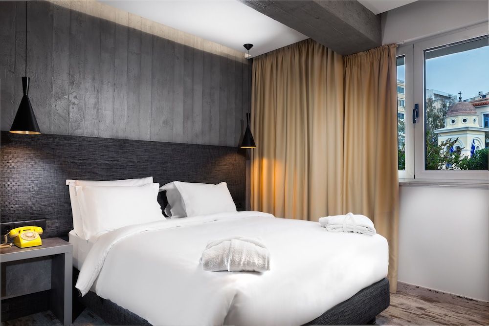 360 Degrees Deluxe Double Room, City View 5