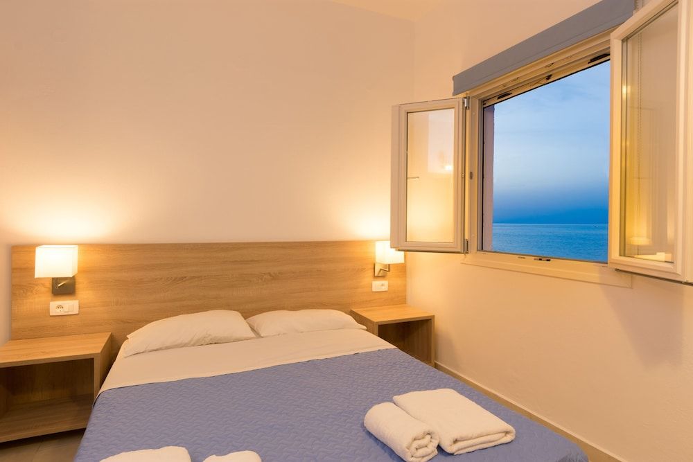 Triple Room, Sea View (Studio)