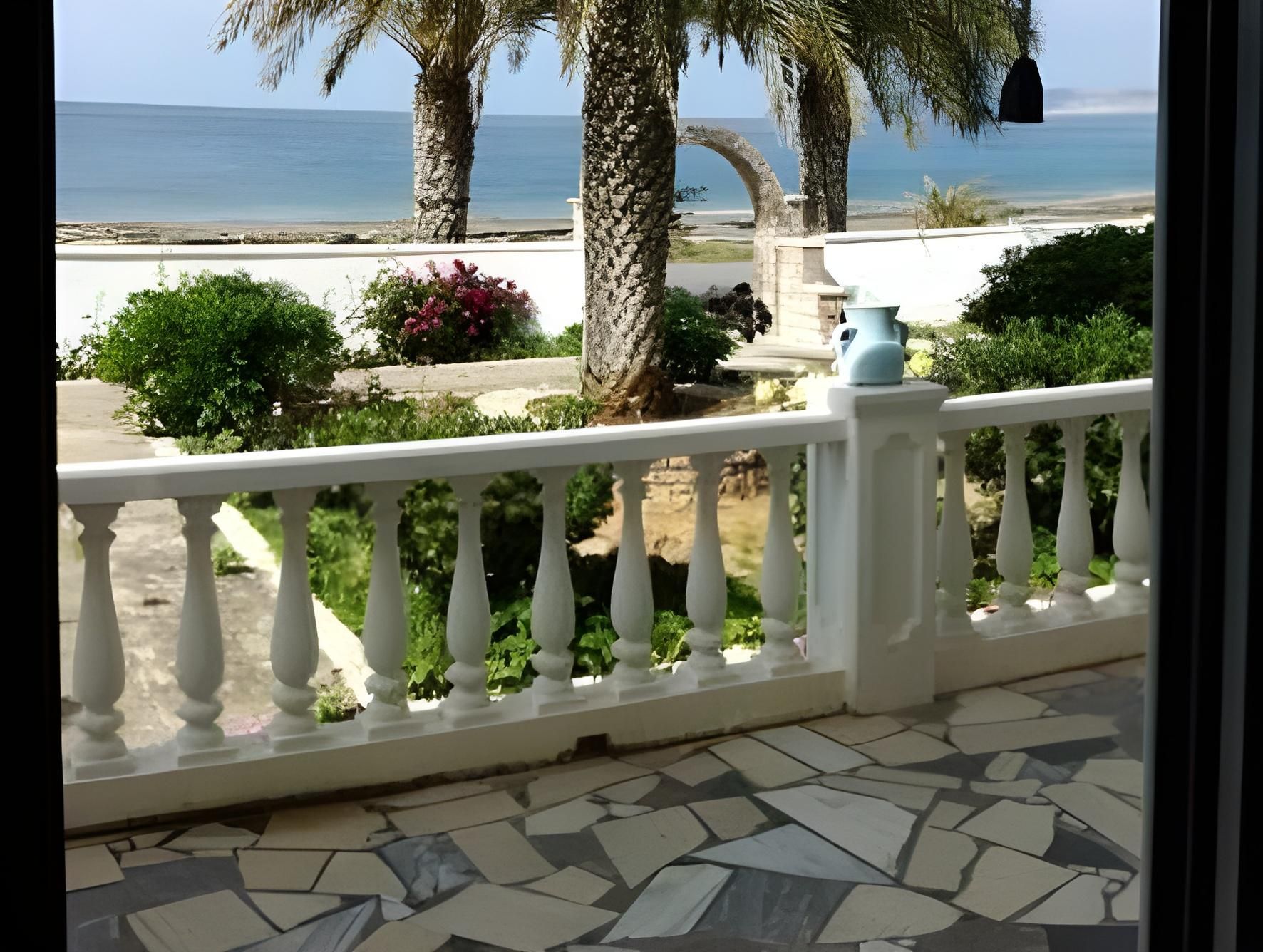Double or Twin Room with Sea View