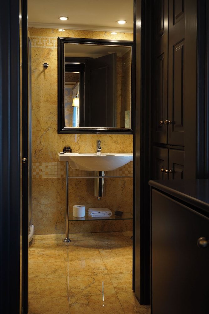 Maison Grecque Triple Room 7