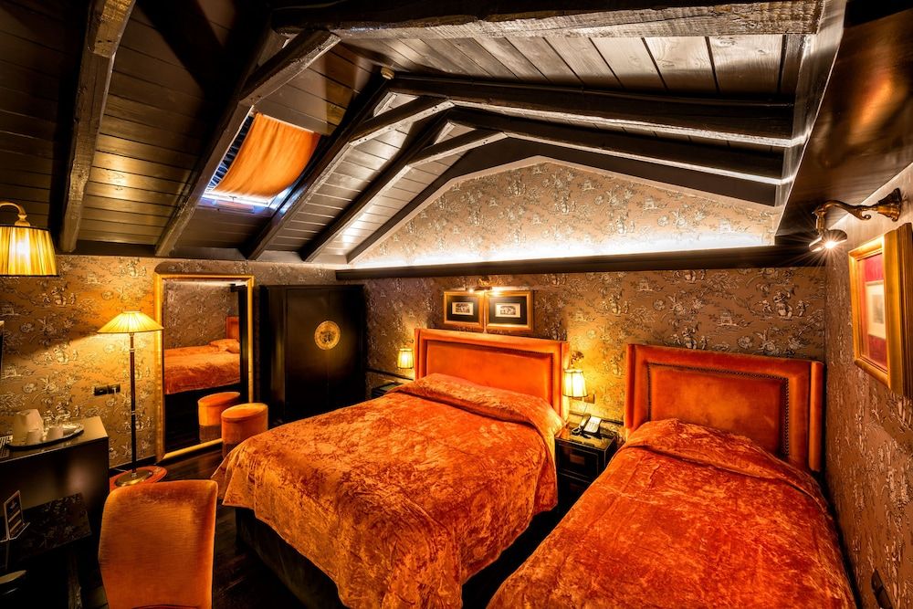 Maison Grecque Triple Room 2