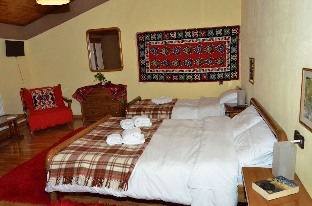 To Balcony tis Agorianis