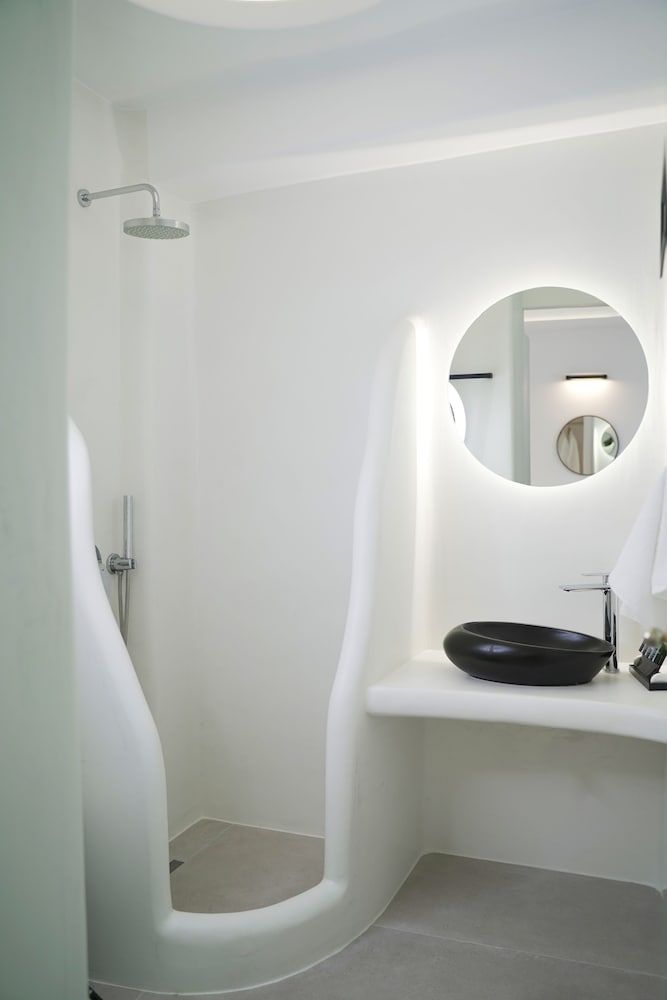 King's Suites Deluxe Room 14