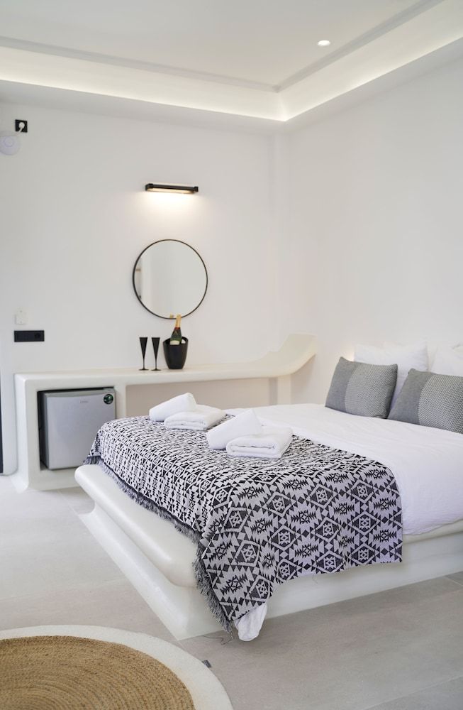 King's Suites Deluxe Room 3