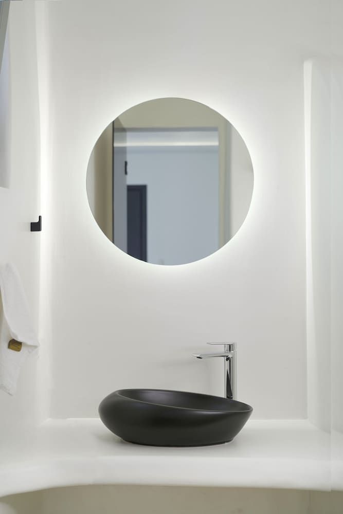 King's Suites Deluxe Room 15