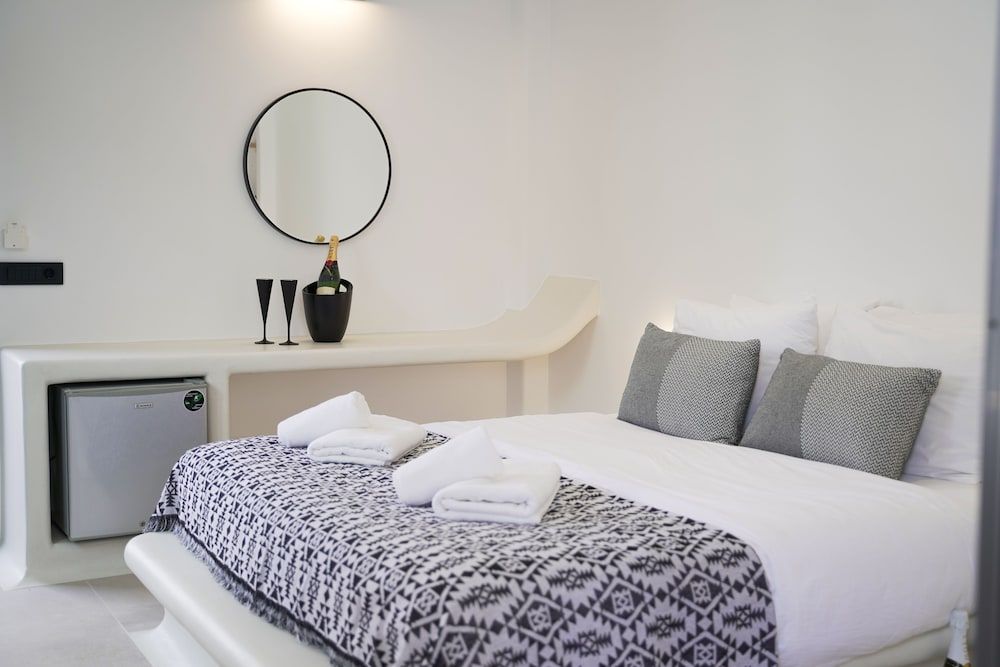 King's Suites Deluxe Room 2