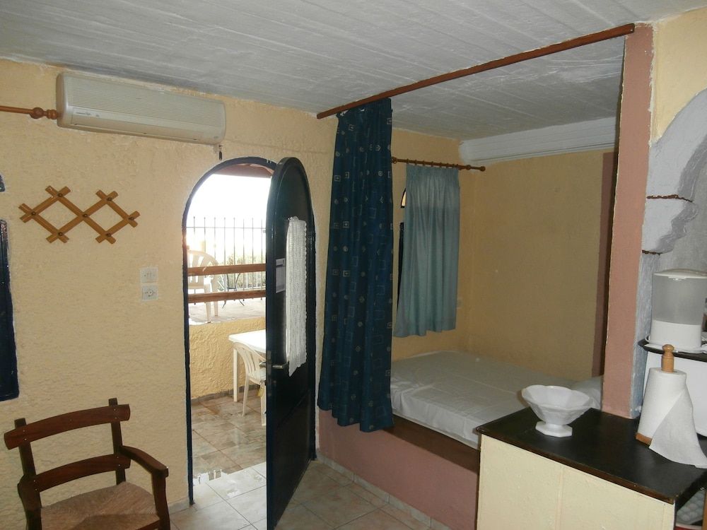 Family Apartment, 1 Bedroom, Pool View, Poolside