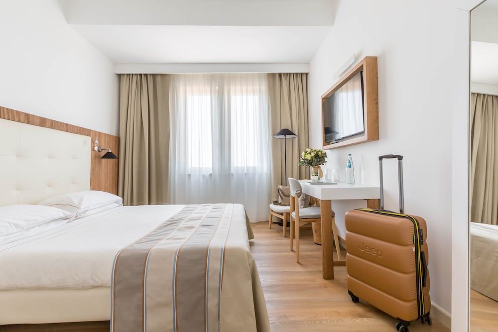 Hotel Catalunya Superior Double or Twin Room, Bay View