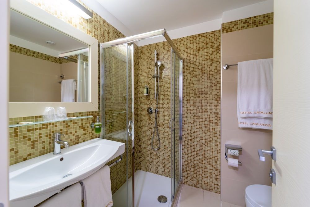 Hotel Catalunya Superior Double or Twin Room, Bay View 13