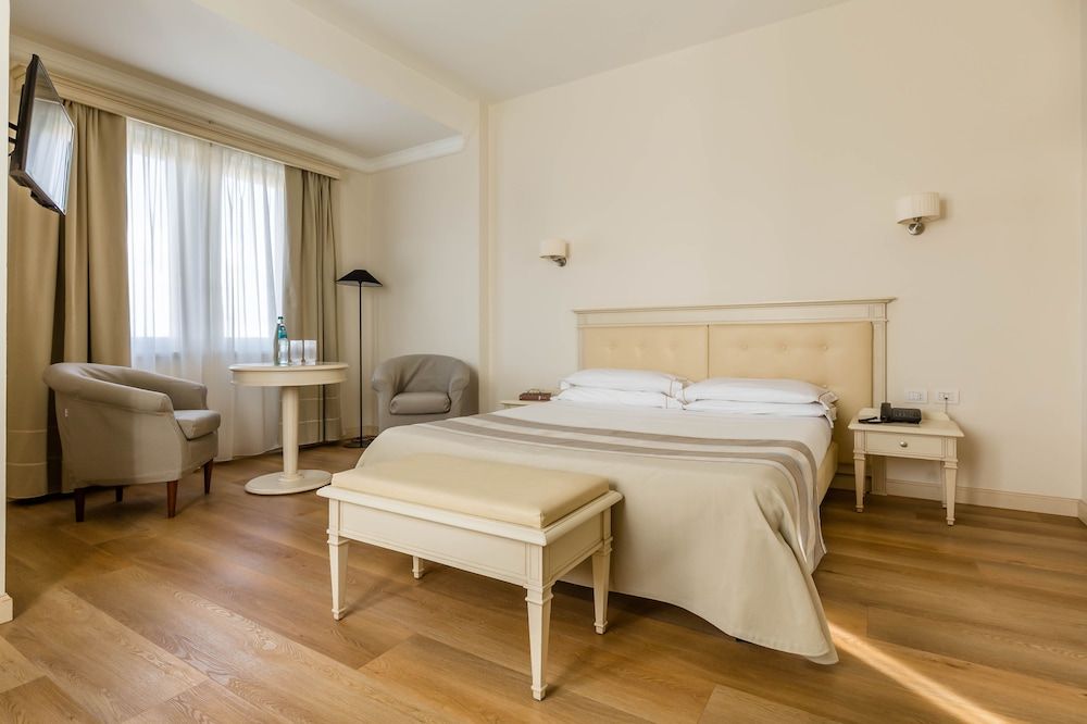 Hotel Catalunya Family Room