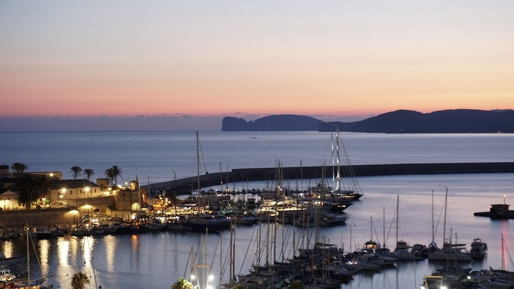 Hotel Catalunya Superior Double or Twin Room, Bay View 12