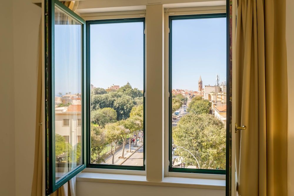 Hotel Catalunya Family Room 9